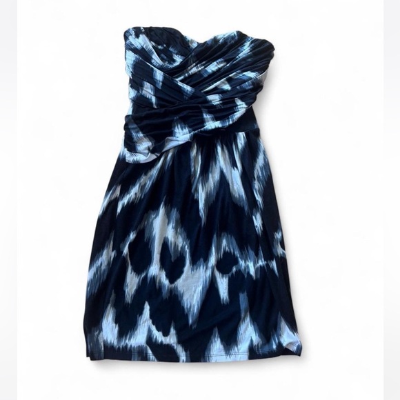 Express Dresses & Skirts - Express Strapless Dress